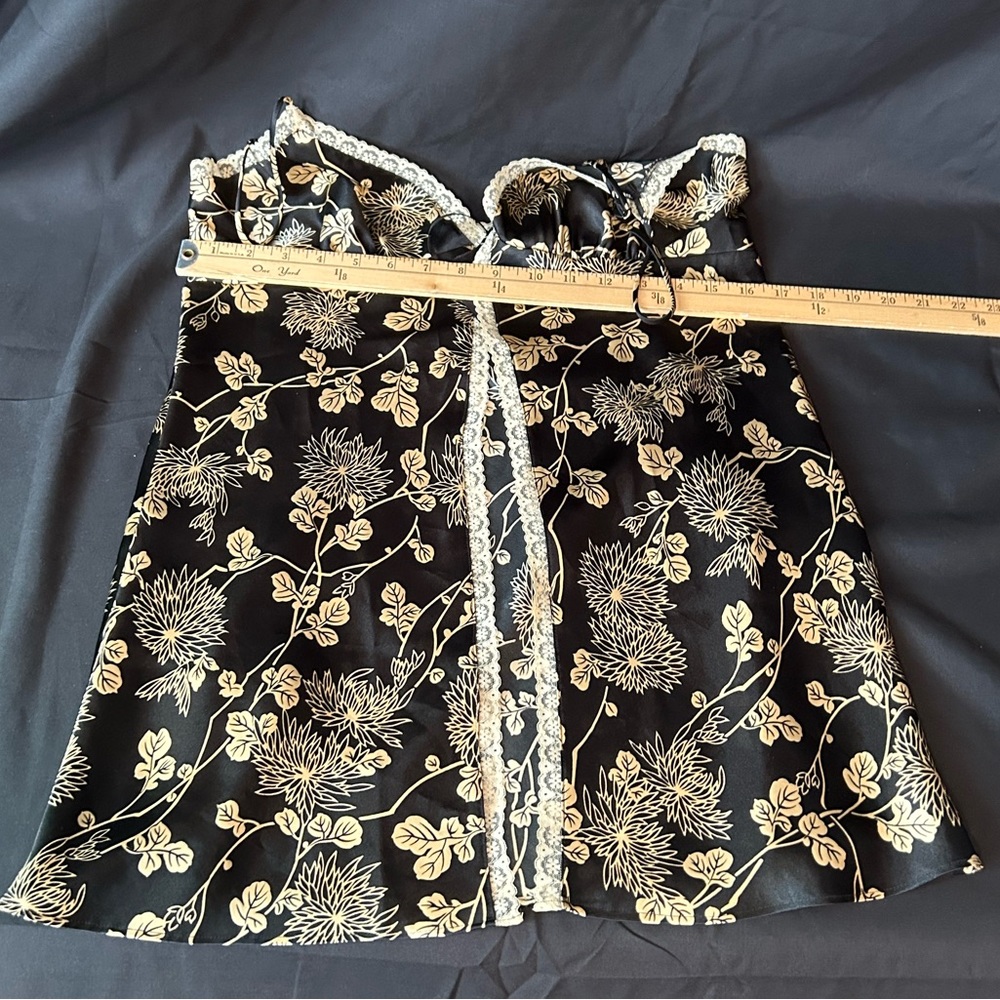 NWOT VS Victoria’s Secret Baby Doll Cami Slip Open Tie Front. Size M. - Picture 9 of 10
